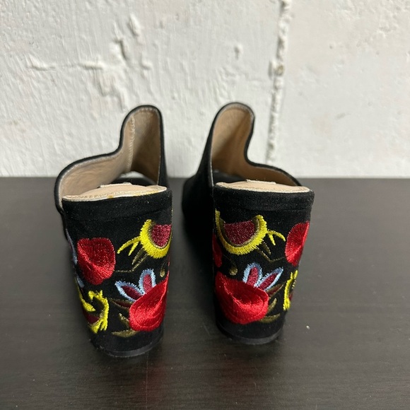 Steve Madden Suede Leather Embroidered Design Sandals size 38 - Picture 4 of 6